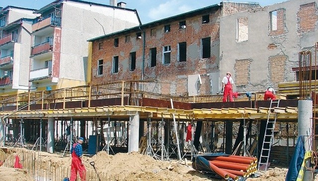 W środku kwartału będzie podziemny parking, który będzie dostępny dla wszystkich kierowców.