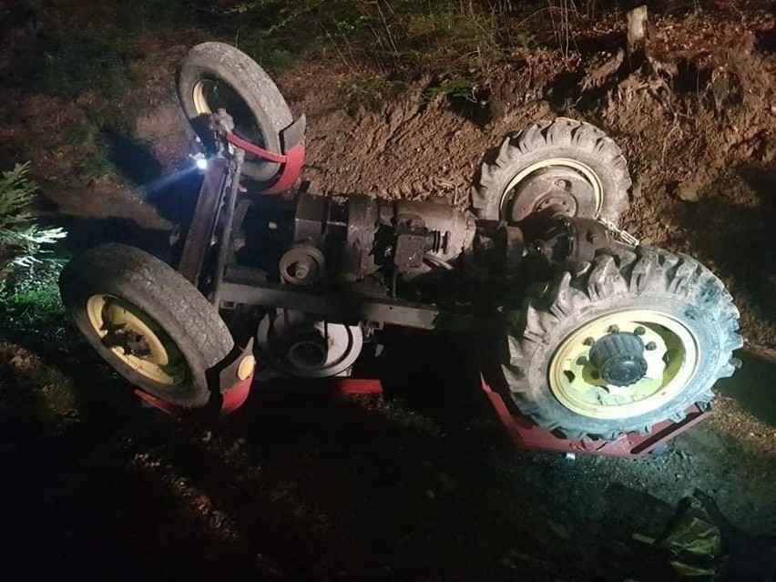Śmiertelny wypadek w Kokuszce. Zginęło dwóch mężczyzn przygniecionych traktorem
