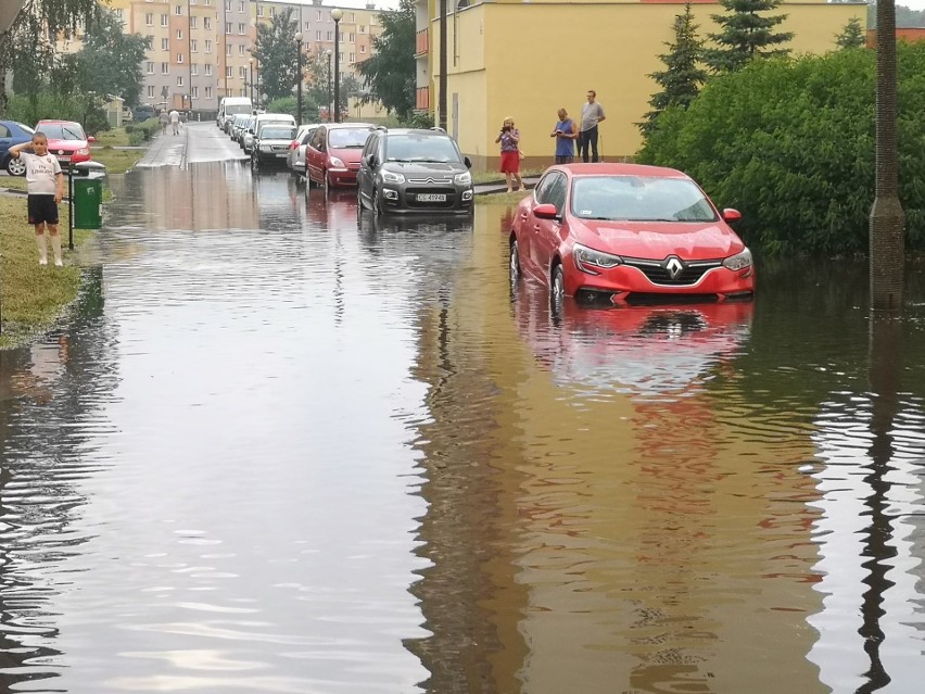 Ulewa w Grudziądzu! Pozalewane domy i piwnice [zdjęcia]