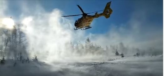 Akcja ratunkowa w Beskidach. Kobieta miała wypadek na nartach. Lądował helikopter LPR