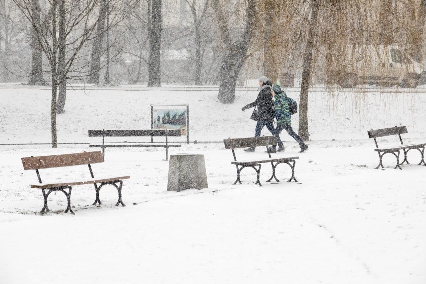 Nareszcie zima w Łodzi i województwie! Prognoza pogody od wtorek 5 stycznia. Idzie śnieg i mróz. Prognoza pogody na weekend 5.01.2021