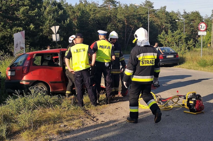 Dwa samochody zderzyły się we wtorek około godziny 18.30 na...