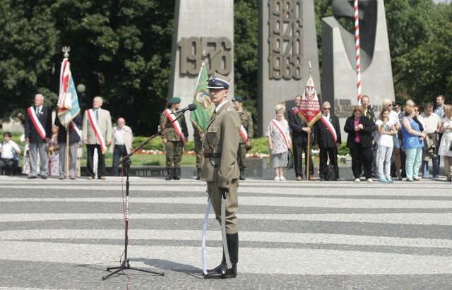 Podczas obchodów 60. rocznicy Poznańskiego Czerwca zabrakło asysty wojskowej. Warunkiem udziału wojska było odczytanie apelu smoleńskiego, na który nie zgodził się prezydent Poznania