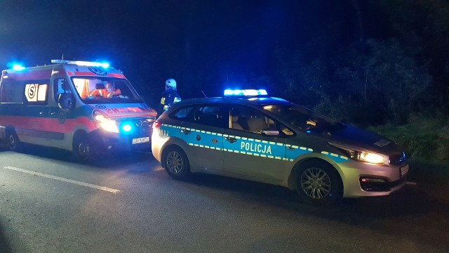 Policjanci podejrzewają, że kierowca mógł być nie tylko pijany, ale także pod wpływem narkotyków.