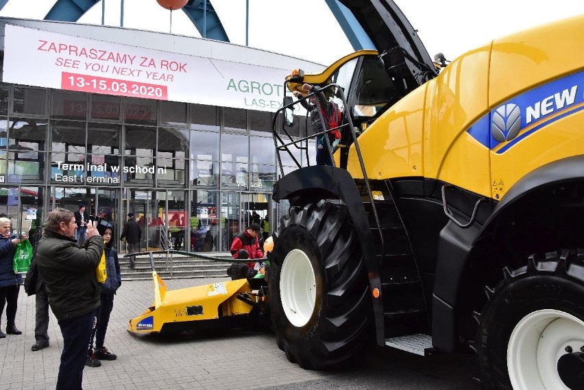 Agrotech 2019 w Kielcach. Cudne i mega nowoczesne ciągniki zachwycają 