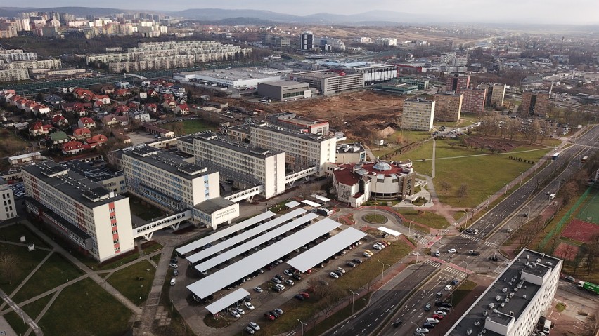 Ruszyła budowa stadionu Politechniki Świętokrzyskiej w Kielcach [WIDEO I ZDJĘCIA Z DRONA]