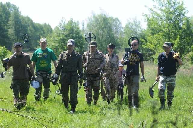 Lubuska Grupa Eksploracyjna Nadodrze w akcji. Zdjęcia zrobione podczas działań na polu bitwy pod Kijami.