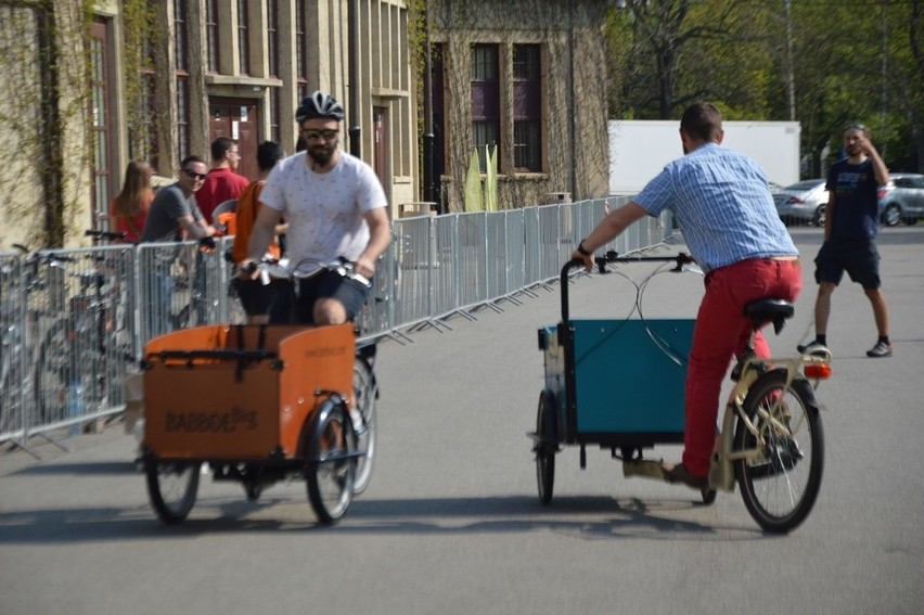 Rowery opanowały Halę Ludową. Trwa Dolnośląski Festiwal Rowerowy [ZDJĘCIA]