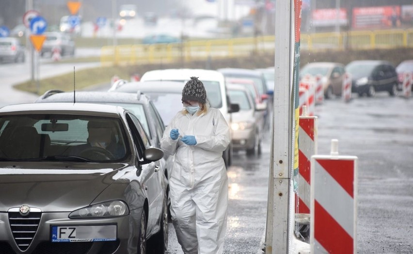 Pojawił się też pomysł, by wydłużyć godziny pracy tych,...