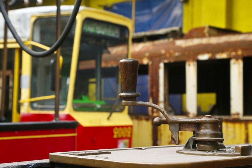 Oto zabytkowe wrocławskie tramwaje i autobusy [FILM, ZDJĘCIA]