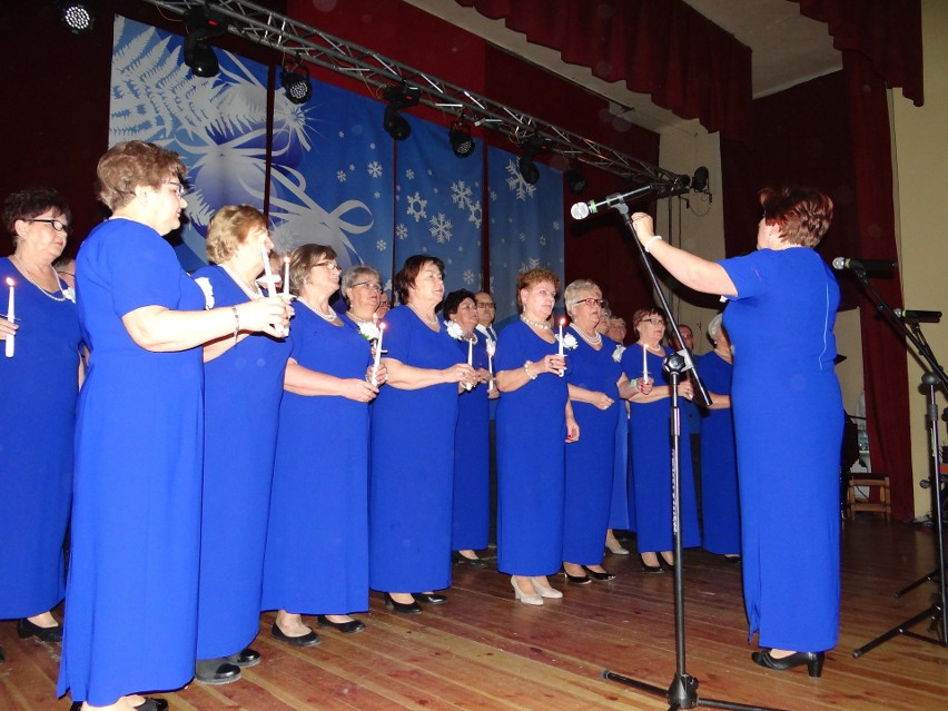 Zespół Pieśni i Tańca "Ziemia Sandomierska" świętował jubileusz 20-lecia a choreograf Dariusz Bukowski 30-lecie pracy