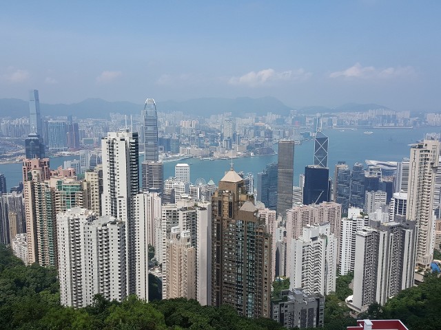 Pierwsze miejsce na świecie należy do Hongkongu, gdzie za własne M trzeba zapłacić średnio ponad 1,2 mln USD.