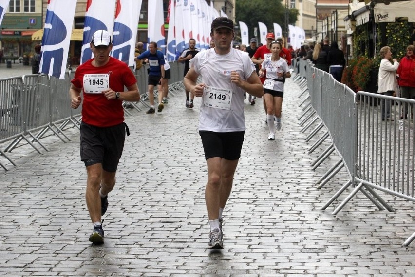 Maraton Wrocław - ZDJĘCIA - zawodnicy z numerami 2001 - 2200