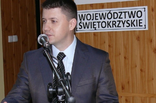 Goszczący po raz pierwszy na sesji w starostwie radny wojewódzki Bartłomiej Dorywalski mówił o budowie obwodnicy Włoszczowy.  