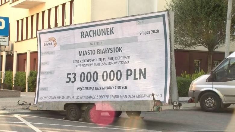 Taki billboard z rachunkiem dla rządu postawiły władze...