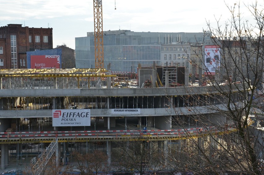 Hotel Hilton w kompleksie OVO jest już półmetku