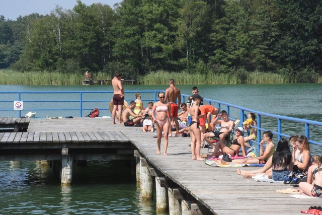 Pogoda na sierpień 2020. Sierpień w tym roku okazał się wymarzonym miesiącem na urlop. Od kilku dni towarzyszą nam upały, do tego jest bardzo słonecznie. Jak długo taka pogoda z nami pozostanie? Zobaczcie długoterminową prognozę pogody. Kolejne informacje na następnych stronach --->