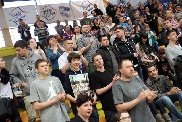 Toruńscy działacze chcą, aby uczniowie polubili koszykówkę i przychodzili na mecze Polskiego Cukru SIDEn-u