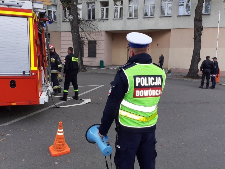 Próba zatrucia ujęcia wody, bomba w urzędzie i podpalenie...