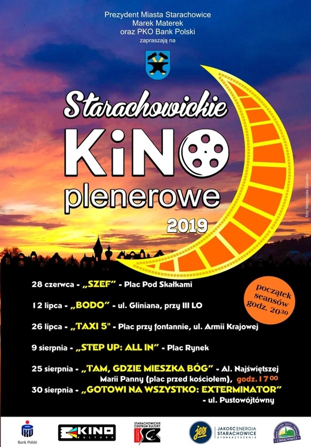 Plakat tegorocznego kina plenerowego w Starachowicach, z tytułami filmów, miejscami i terminami projekcji