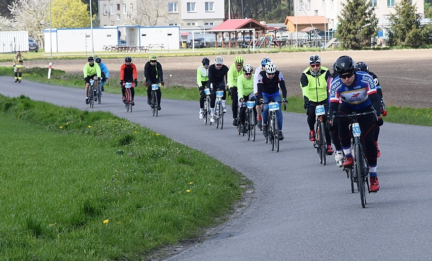 Maraton rowerowy dookoła jez. Miedwie. Pojechali wokół podstargardzkiego jeziora. ZDJĘCIA