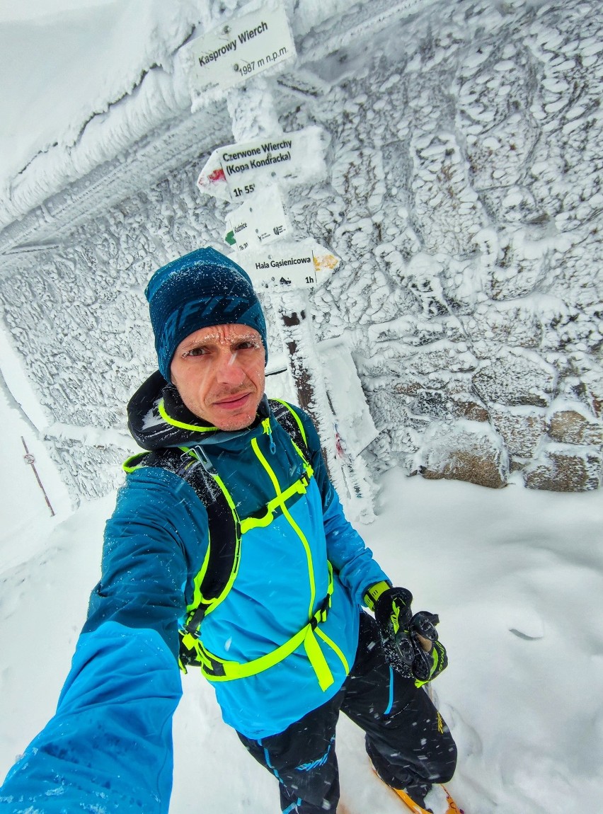 Alaska? Syberia? Nie, Kasprowy Wierch! Budynki oblepione śniegiem, w Tatrach zima w pełni [ZDJĘCIA] 30.01.2021