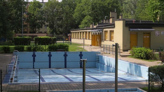Katowice, basen w Załężu przy ulicy Gliwickiej pozostaje zamknięty