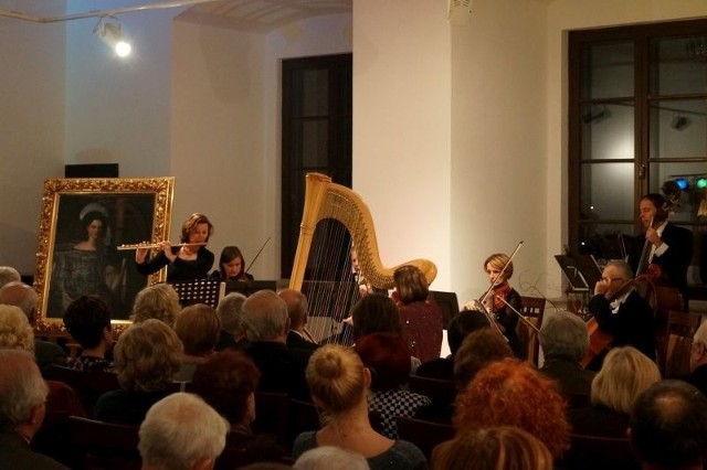 Koncert kameralny "Kobieta z harfą&#8221; w Szydłowcu zainaugurował projekt, który zajął drugie w Mazowieckich Zdarzeniach Muzealnych &#8211; Wierzba.