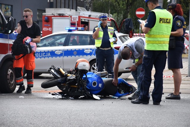 Motocykliści giną na polskich drogach sześć razy częściej niż kierowcy osobówek; Zobacz kolejne zdjęcia/plansze. Przesuwaj zdjęcia w prawo - naciśnij strzałkę lub przycisk NASTĘPNE