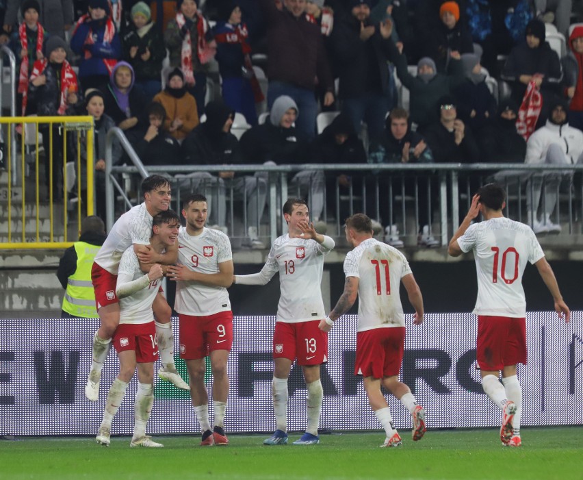 Polska - Izrael 2:1. Stadion ŁKS szczęśliwy dla kadry Polski. Widzewiacy bili brawo
