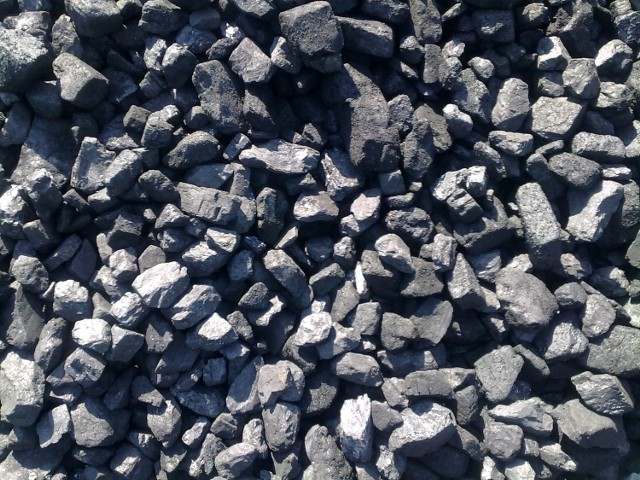 Składy są na rynku od 2002 roku. Handlują węglem kamiennym.