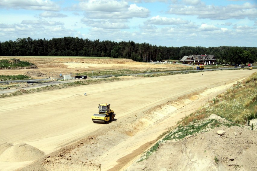 Budowa trasy S17. Na odcinku od Kurowa do granicy województwa zaawansowanie robót przekracza 50 procent