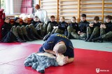 Uczniowie klas mundurowych podglądali prace Straży Miejskiej w Kielcach. Zobacz zdjęcia 