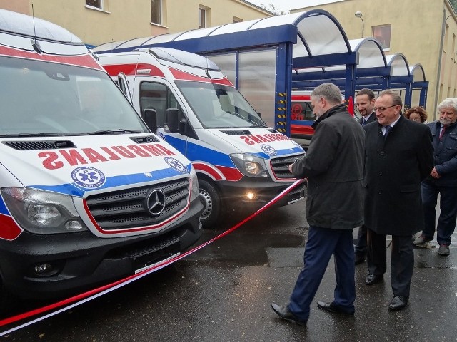 Nowe karetki zasiliły poznańską stację pogotowia