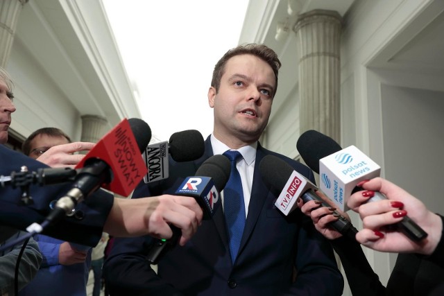 Rafał Bochenek odniósł się do spotu Platformy Obywatelskiej, w którym wykorzystano zmanipulowaną wypowiedź premiera Mateusza Morawieckiego.