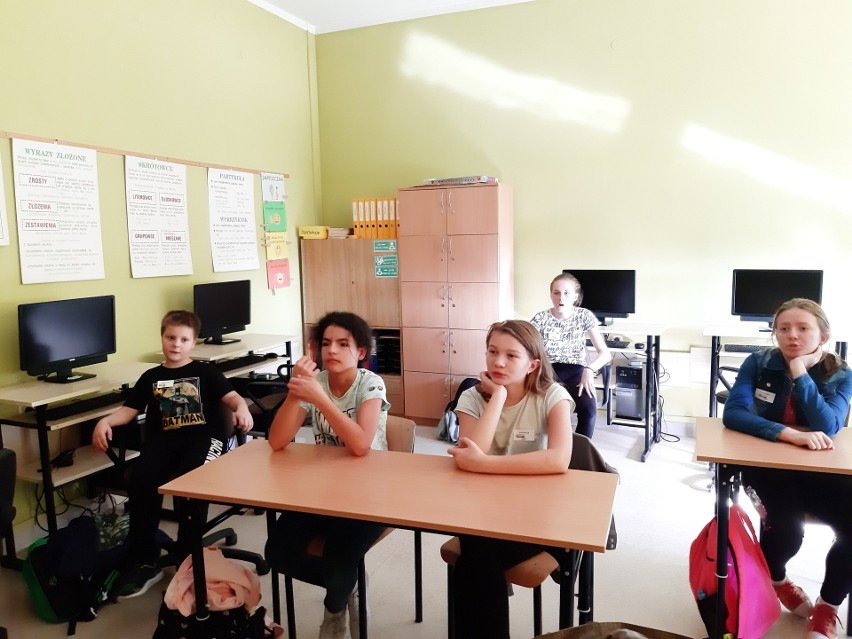 Dzbenin. W Szkole Podstawowej ruszyły warsztaty dziennikarskie w ramach programu Polska Press pod nazwą Junior Media