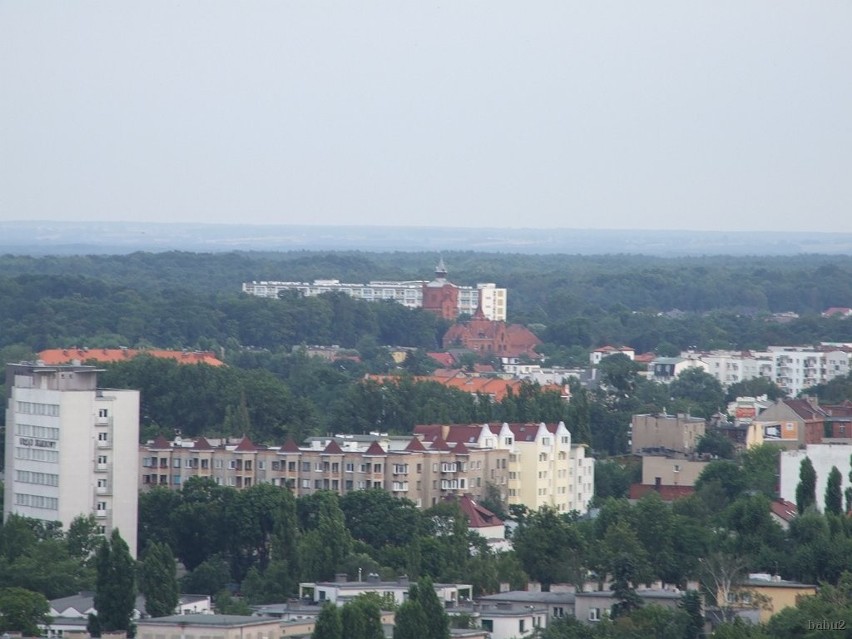 Zanim wojskowi obserwatorzy ulokowali się na wieży kościoła...