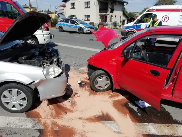 Zderzenie trzech samochodów na skrzyżowaniu ulic Błękitnej i Małachowskiego w Rybniku