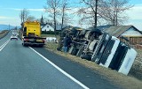 Kanina. Wicher wywrócił dwukrotnie tę samą ciężarówkę na drodze krajowej nr 28