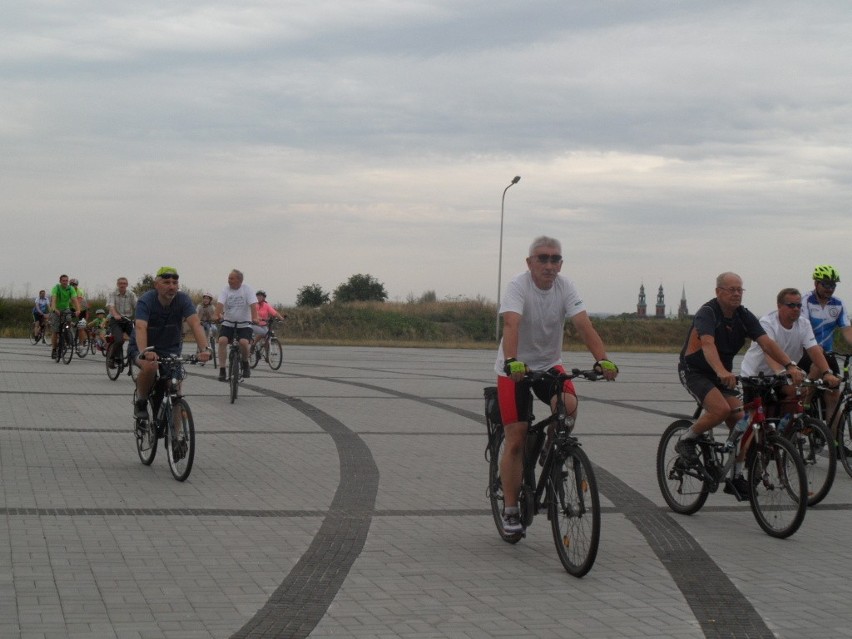 Piekary Śląskie, Świerklaniec: Rodzinny Rajd Rowerowy z Kopca Wyzwolenia [ZDJĘCIA]