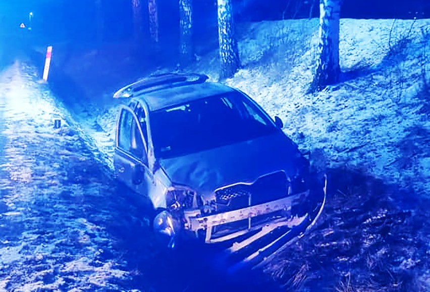Nocą auto rozbiło się na głównej szosie łączącej Nowy Sącz z Krakowem i Tarnowem