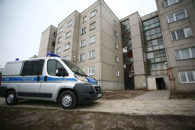 Zwłoki mężczyzny znaleziono w dawnym bloku pielęgniarskim przy ulicy Mieszka I w Radomiu