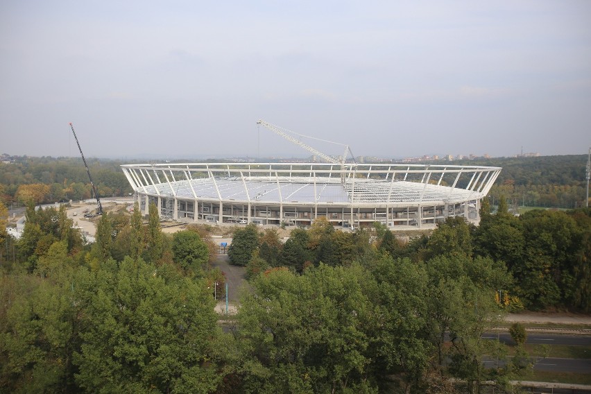 Przykryto już 7 z 40 części (tzw. pól) nowego stadionu