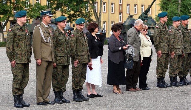 Z okazji Święta Wojska Polskiego w koszarach 12 BZ odbył się uroczysty apel.
