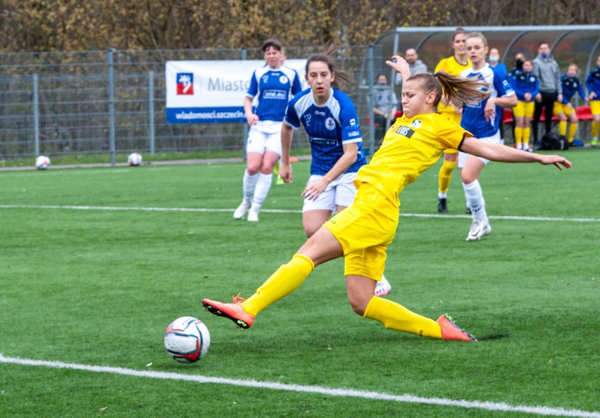 Olimpia Szczecin - UKS SMS Łódź 1:2. Niespodzianka była blisko. ZDJĘCIA