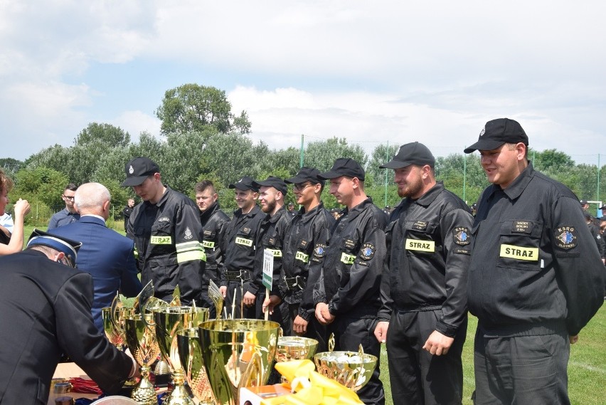 Bosutów i Poskwitów to najlepsze drużyny strażackie w powiecie krakowskim. Zawody sportowo-pożarnicze [ZDJĘCIA]