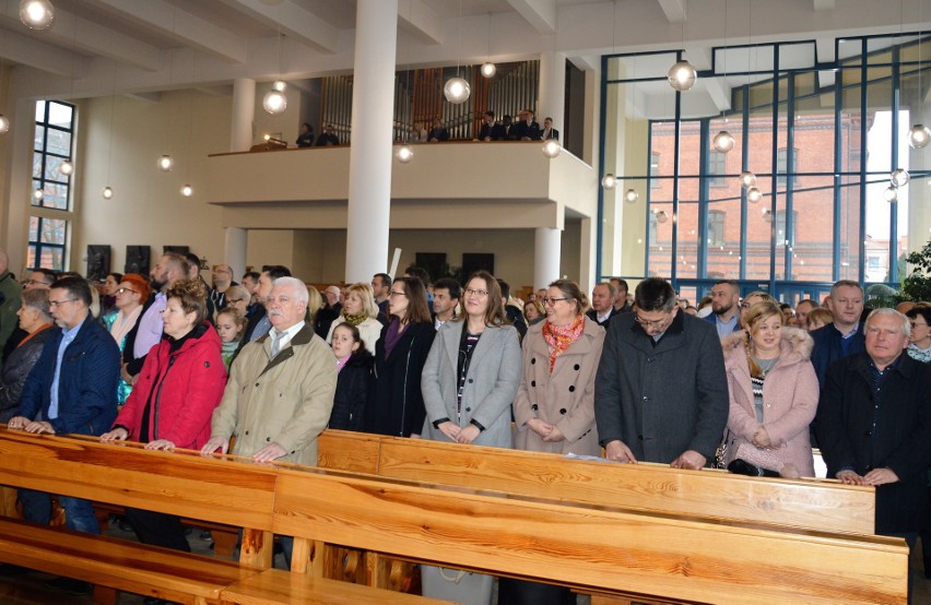 Remont Małżeński w Opolu. Tłumy Opolan i abp Grzegorz Ryś w kościele seminaryjnym