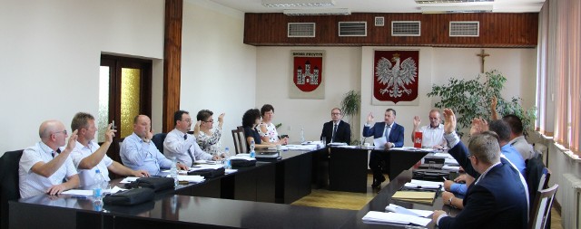 Radni Gminy Przytyk jednogłośnie zdecydowali o udzieleniu absolutorium wójtowi Dariuszowi Wołczyńskiemu.
