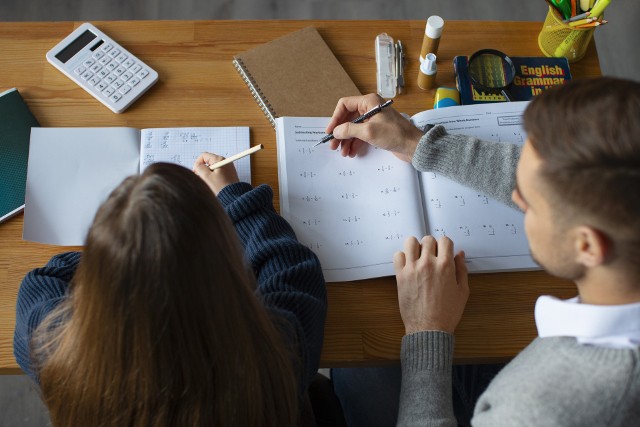 Okazuje się, że wraz z pójściem do szkoły dzieci coraz mniej chętnie uczą się matematyki. Czym jest to spowodowane?