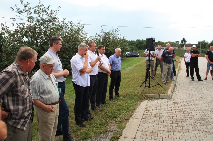 -Wiśni już nie uratujemy, możemy spisać je straty. Walczymy...